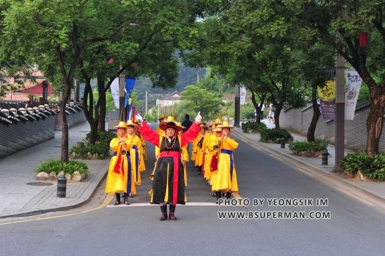 전주한옥마을 청춘취타대 1.jpg