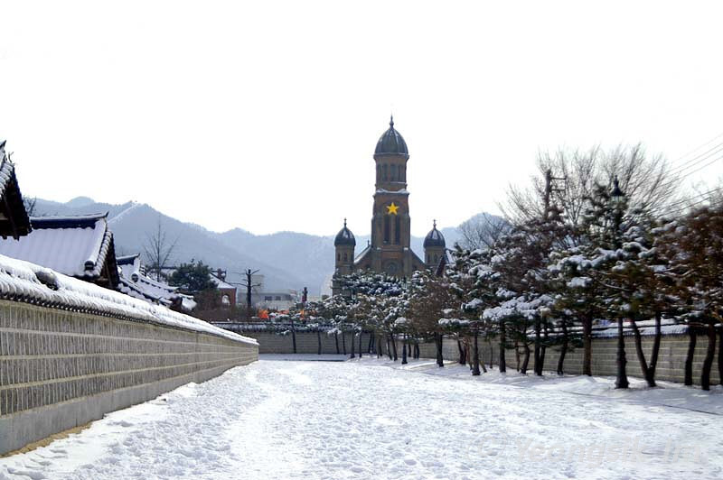 전주 경기전에서 바라본 전동성당 3.jpg